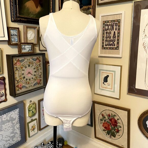 Dolce Vita Intimates White Instant Shaping Wireless Bodysuit 38D - Picture 3 of 6